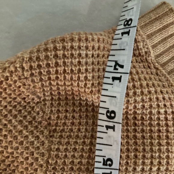 AmericanEagle waffle cropped lightweight cardigan crewneck gold/yellow medium - Picture 9 of 11